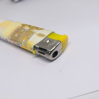 Запрос на заказ ISO9994 Европейский рынок Пластиковый зажигалка с электронным холодильным курением